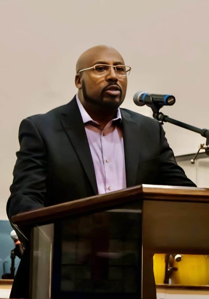 Evangelist-And-Spiritual-Counselor-Jeff-Thomas-speaks-at-a-crime-and-safety-awareness-seminar-in-south-carolina